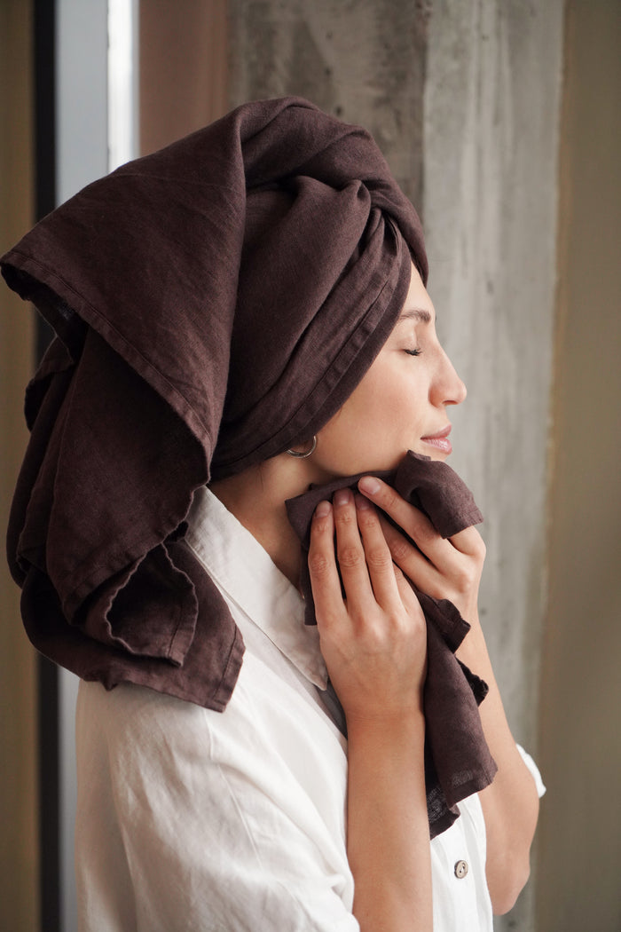 Linen Bath Towel Set of 3 in Brown: Beach & Spa