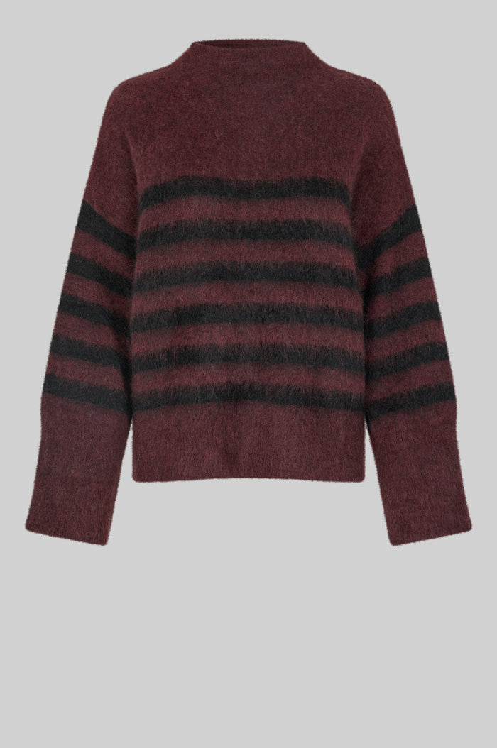 Ovalana Knit T-Neck