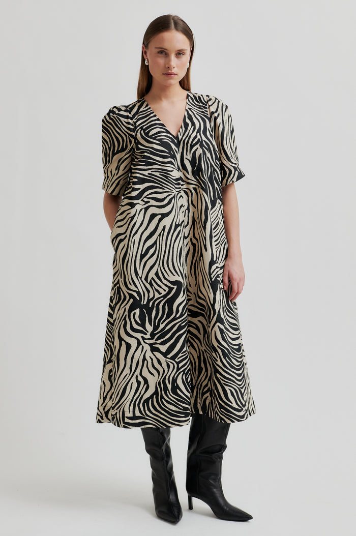 Pranni Dress