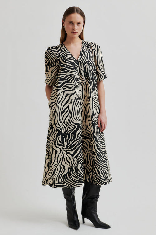 Pranni Dress