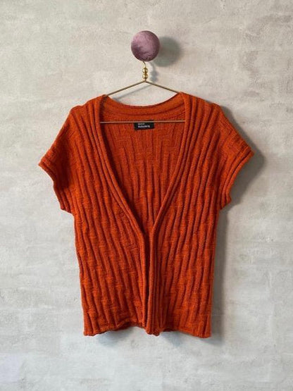 Steps vest af Hanne Falkenberg, No 21 strikkekit Strikkekit Hanne Falkenberg S - XL (450g) Fv 410