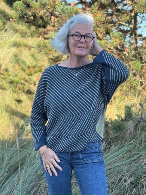 Studio jumper w 3/4 length sleeves by Hanne Falkenberg (No 21), knitting pattern