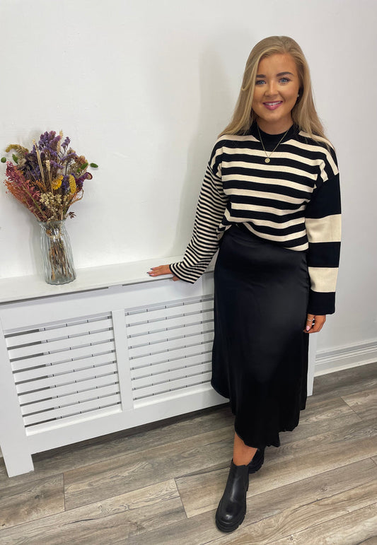 SURI MIDI SKIRT (BLACK)