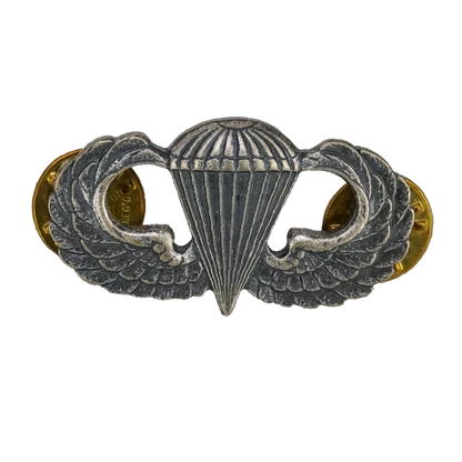 Vietnam Era US Parachute Jump Wings Badge - US Army Surplus - Flags, Badges & Insignia