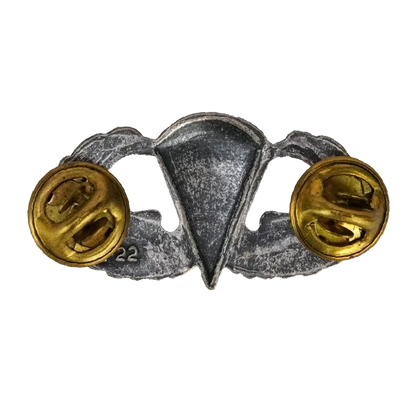 Vietnam Era US Parachute Jump Wings Badge - US Army Surplus - Flags, Badges & Insignia