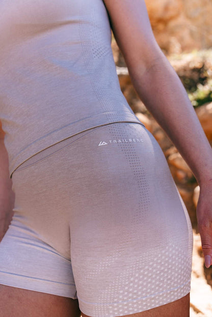 Womens Evocurve Seamless Cycling Short - Pebble Stone / Pale Taupe / Frosted Ridge